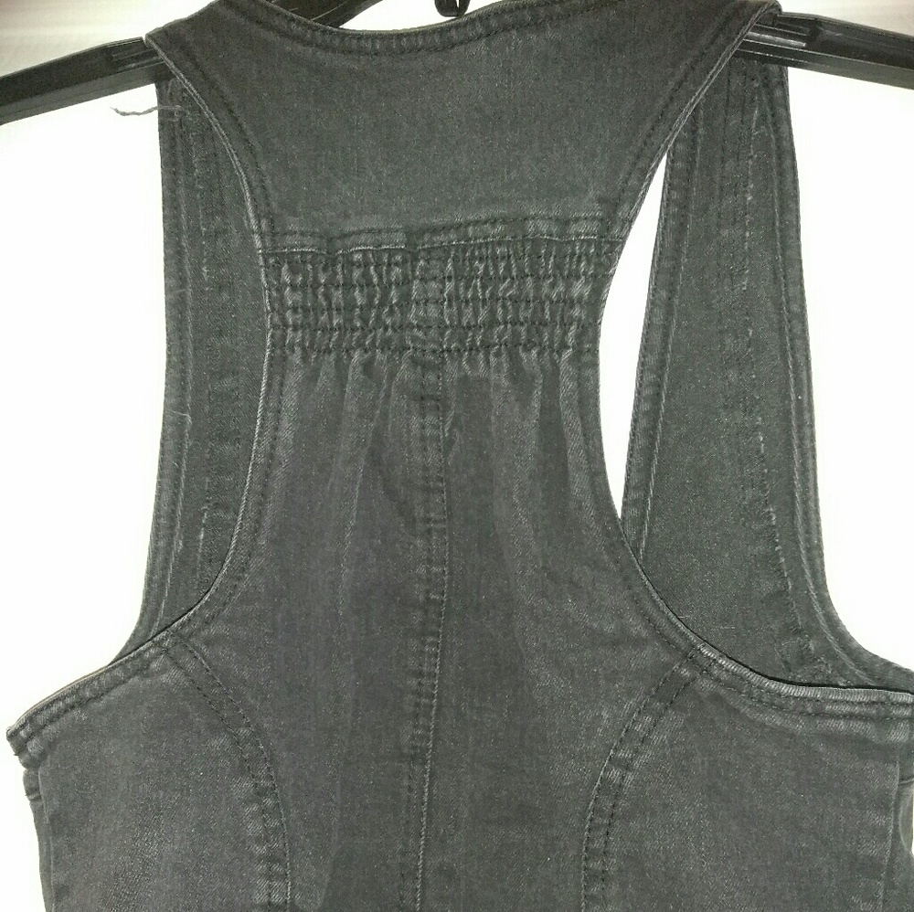 Vest - Picture 2 of 3